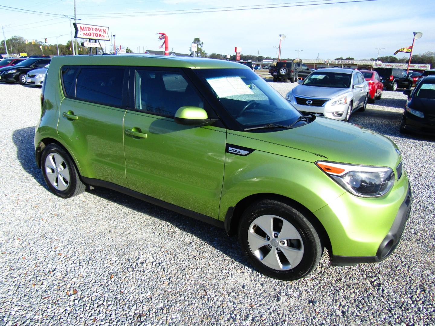 2015 Green Kia Soul (KNDJN2A26F7) , Automatic transmission, located at 15016 S Hwy 231, Midland City, AL, 36350, (334) 983-3001, 31.306210, -85.495277 - Photo#0